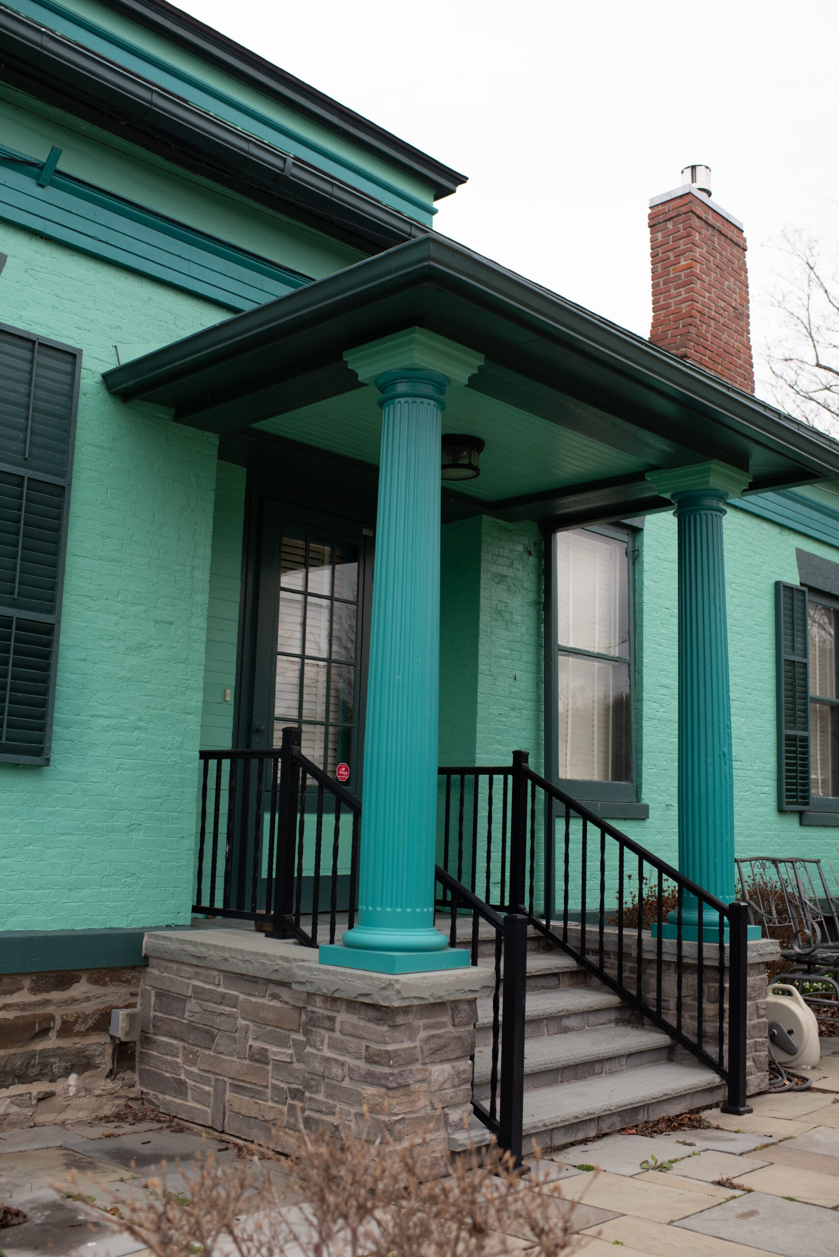 Side porch