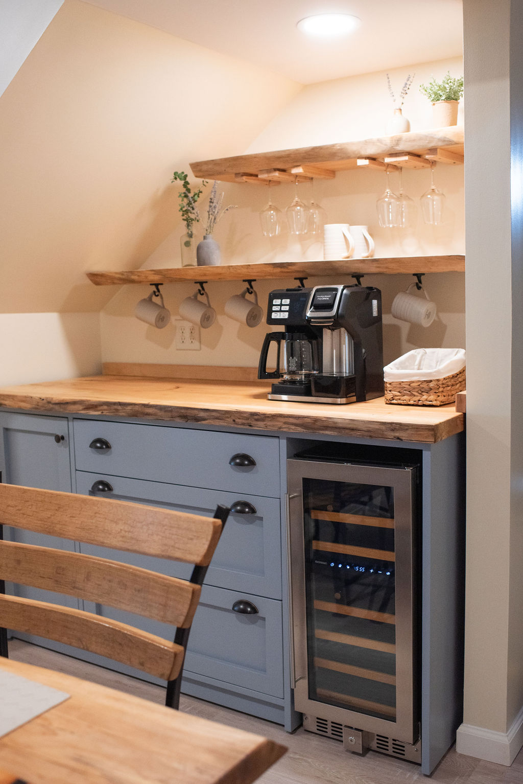 Coffee and wine bistro