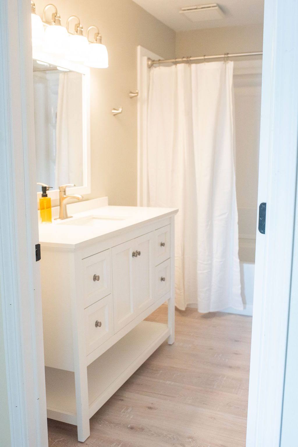 Bathroom vanity