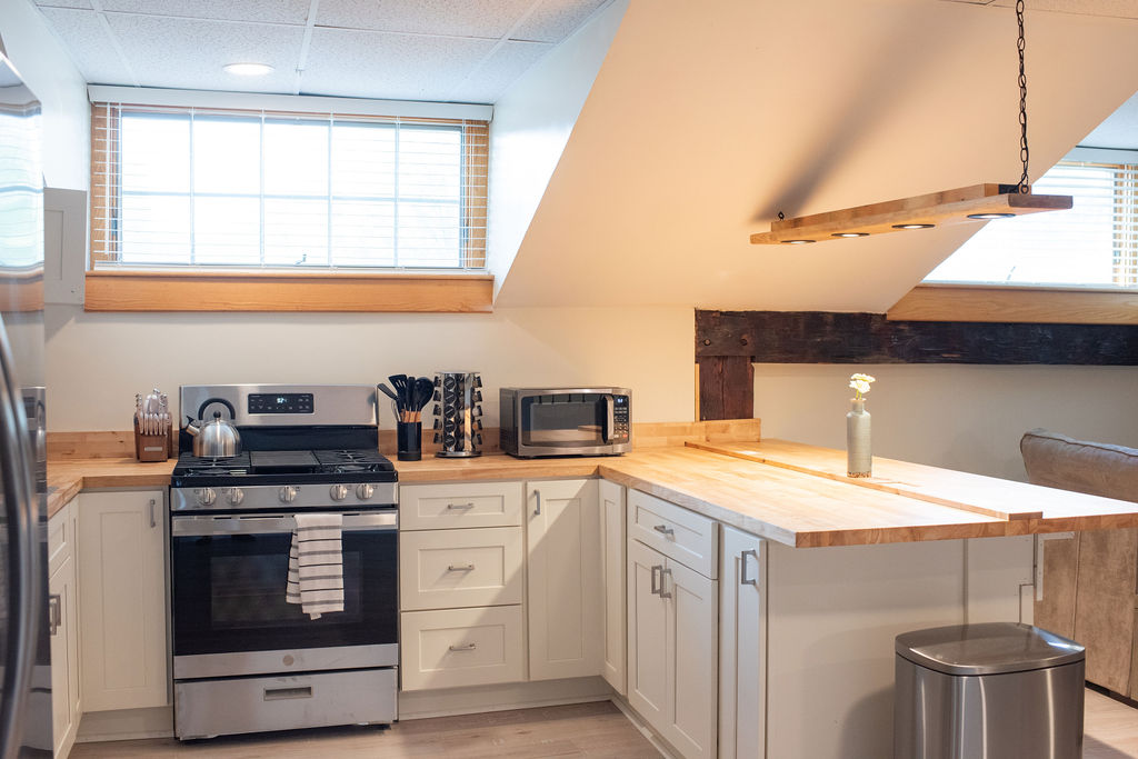 Kitchen oven and stove
